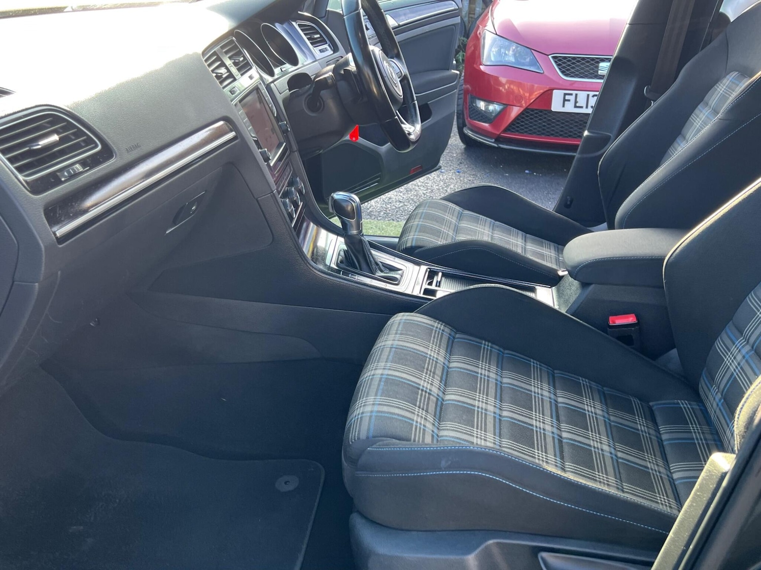 Used Volkswagen Golf 2016 for sale - 77020935: Photo 44