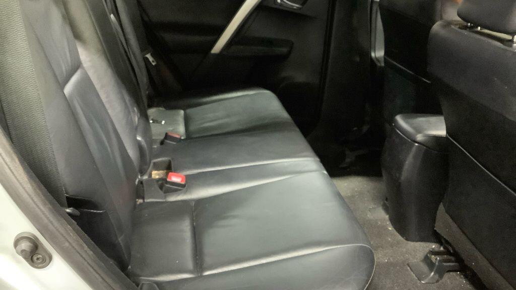 Used Toyota RAV4 2018 for sale - 77305430: Photo 14