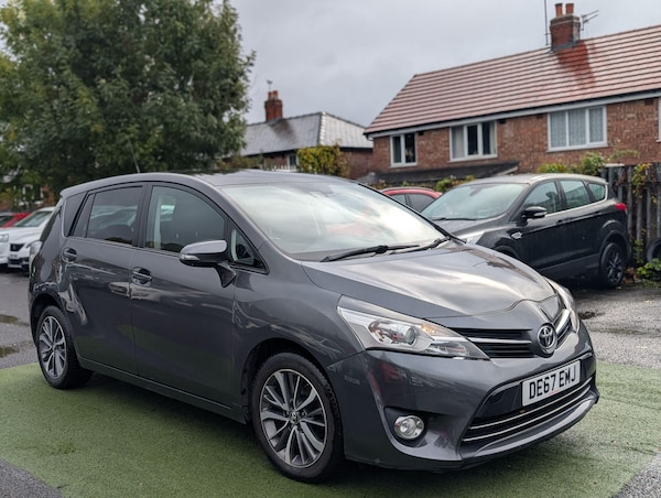 Used Toyota Verso 2017 for sale - 76158986: Photo 1