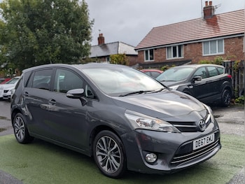 2017 (67) - 1.6 D-4D Design Euro 6 (s/s) 5dr (7 Seat)