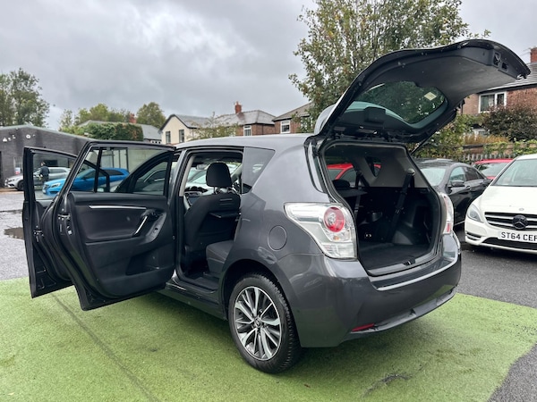 Used Toyota Verso 2017 for sale - 76158986: Photo 3