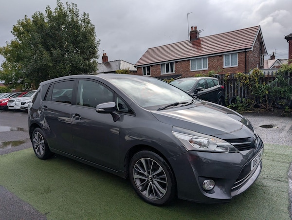 Used Toyota Verso 2017 for sale - 76158986: Photo 7