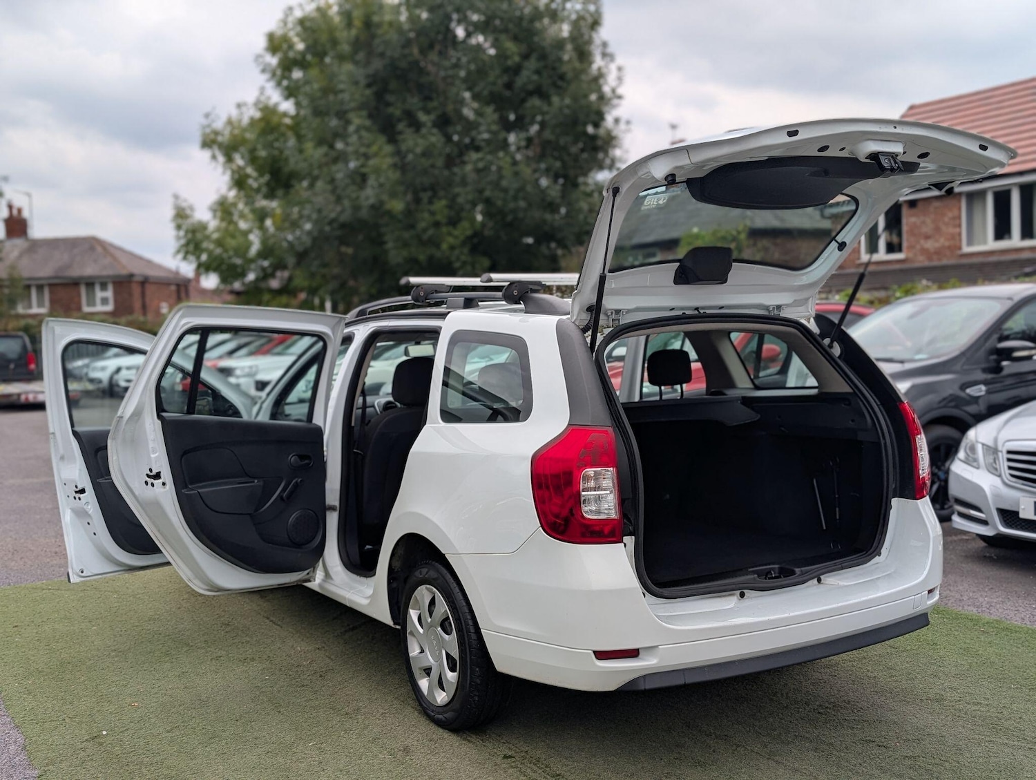 Used Dacia Logan MCV 2019 for sale - 76472467: Photo 3