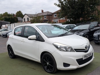 Used Toyota Yaris 2012 for sale - 76042177: Photo