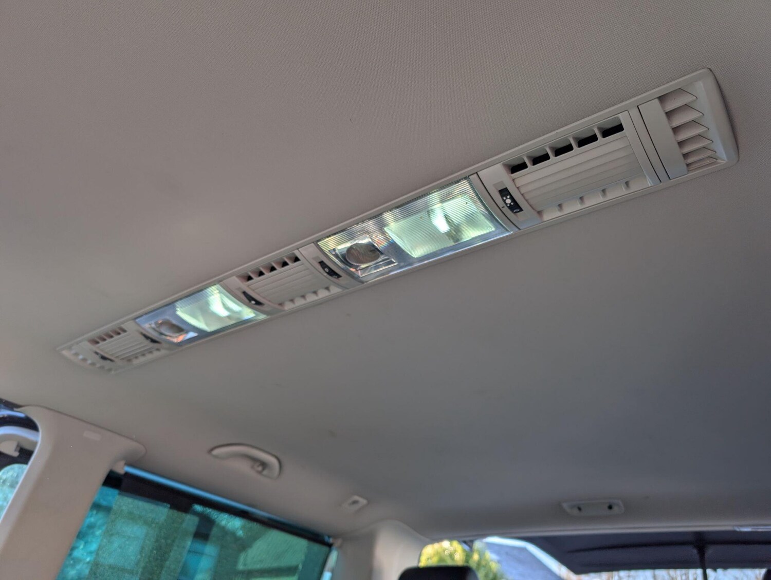 Used Volkswagen Caravelle 2016 for sale - 76701103: Photo 72