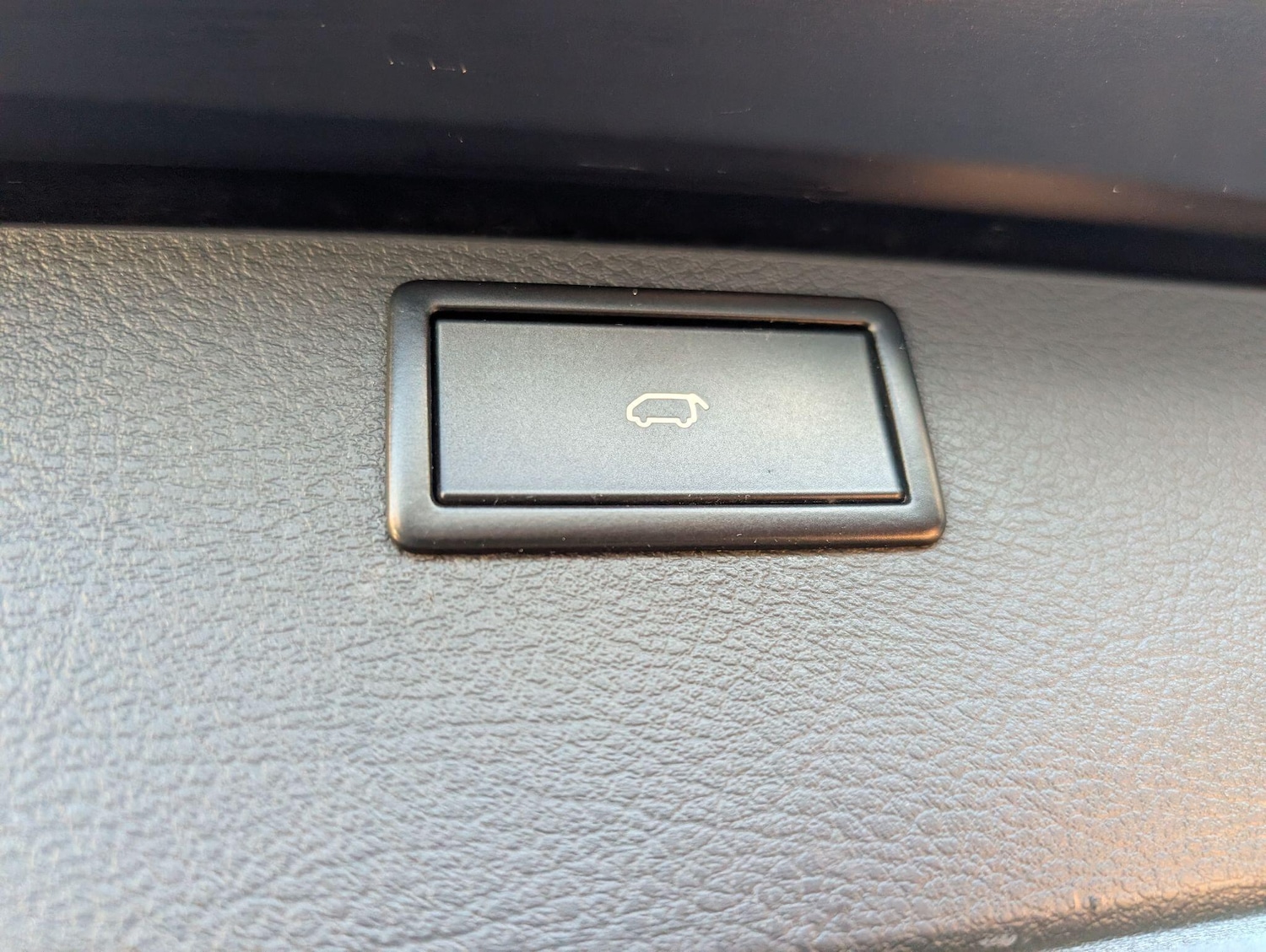 Used Volkswagen Caravelle 2016 for sale - 76701103: Photo 77