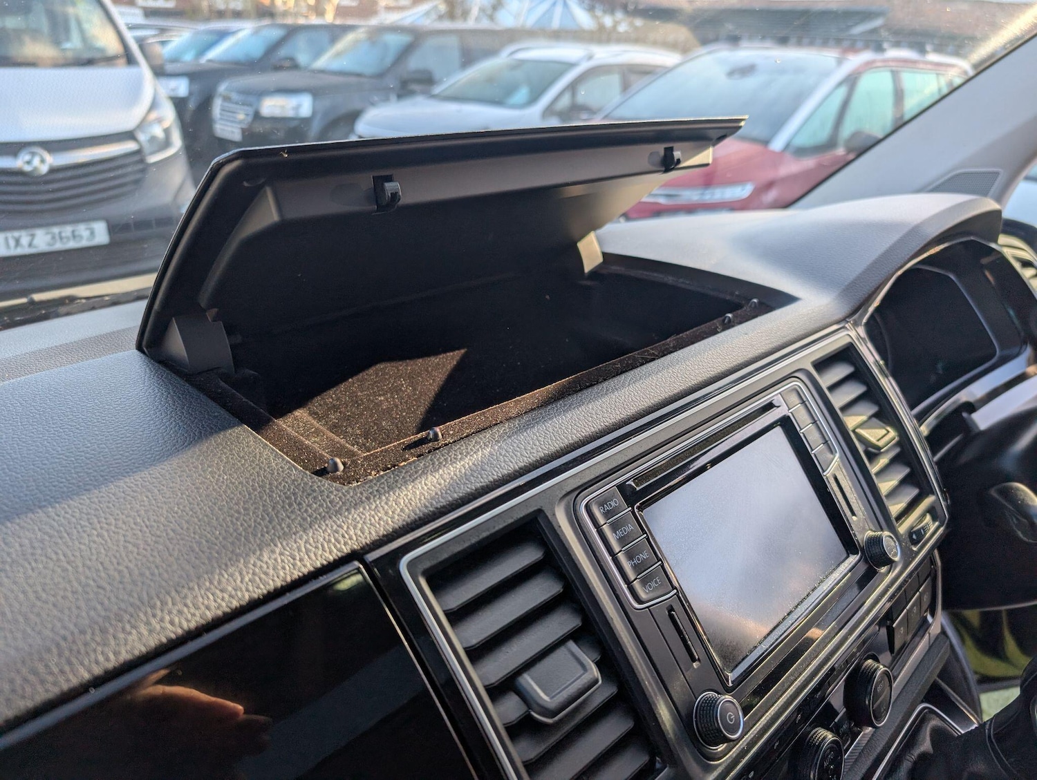 Used Volkswagen Caravelle 2016 for sale - 76701103: Photo 80