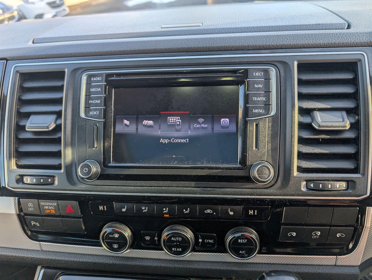 Used Volkswagen Caravelle 2016 for sale - 76701103: Photo 87