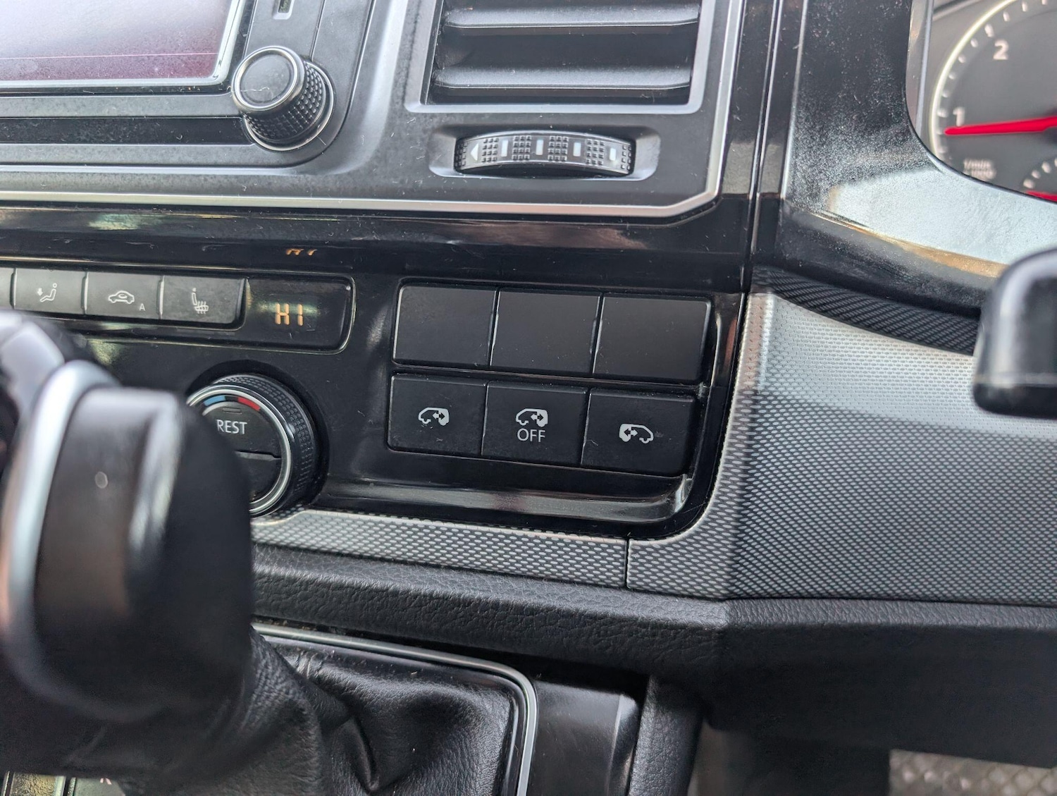 Used Volkswagen Caravelle 2016 for sale - 76701103: Photo 90