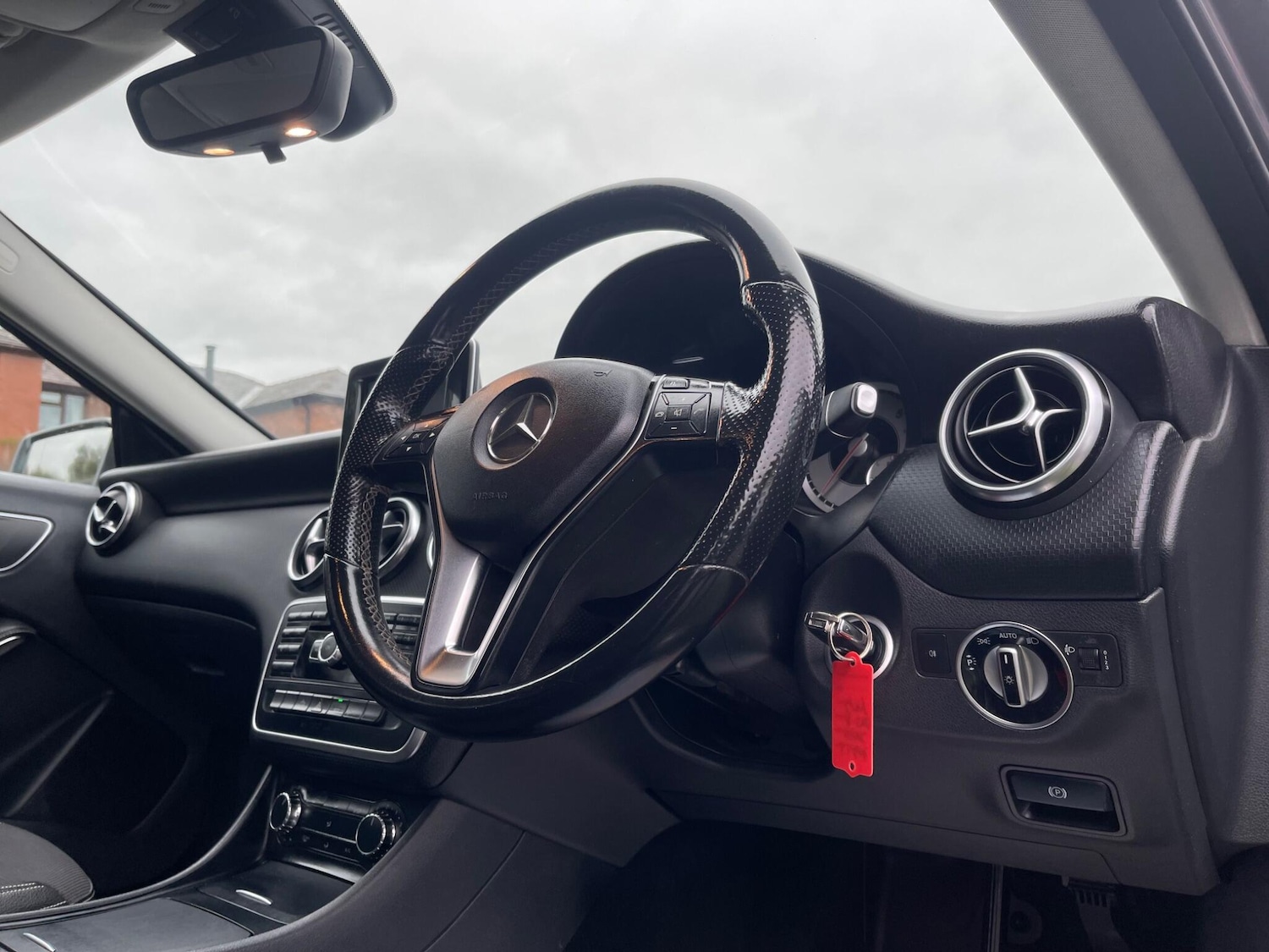 Used Mercedes-Benz A-Class 2015 for sale - 76306921: Photo 38