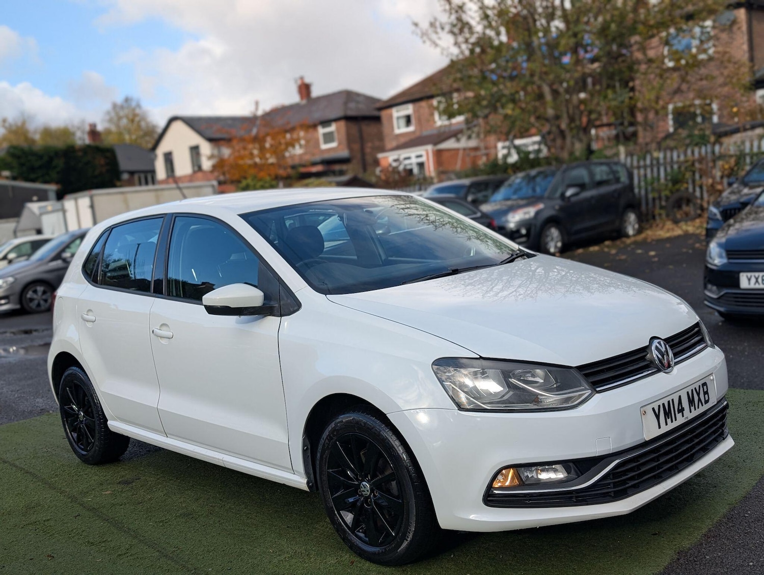 Used Volkswagen Polo 2014 for sale - 76314405: Photo 1