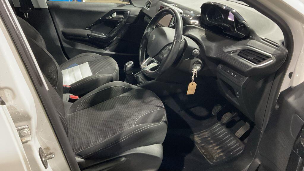 Used Peugeot 208 2016 for sale - 76360284: Photo 8