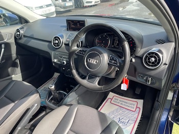 Used Audi A1 2011 for sale - 76189503: Photo 2