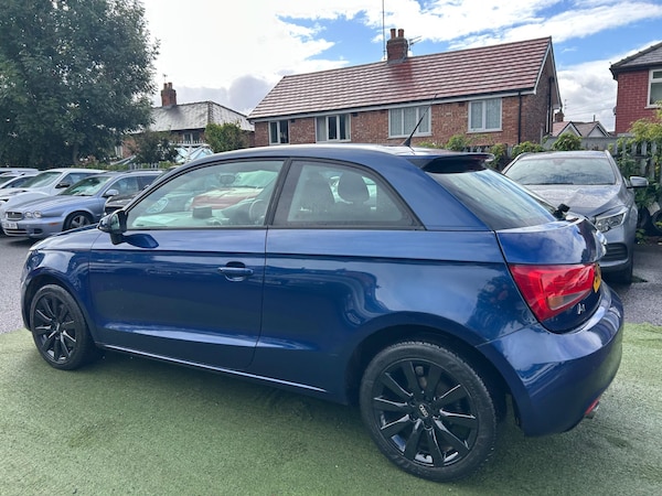 Used Audi A1 2011 for sale - 76189503: Photo 3