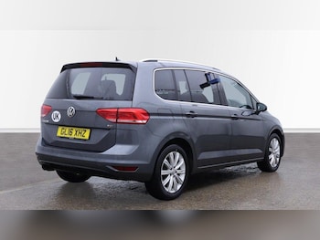 Used Volkswagen Touran 2016 for sale - 77021299: Photo