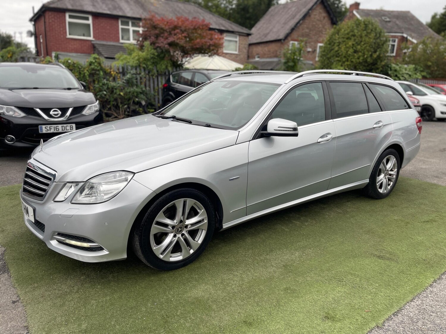 Used Mercedes-Benz E-Class 2011 for sale - 76013833: Photo 16