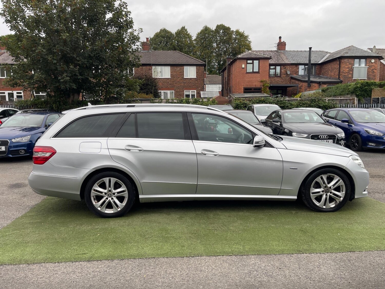 Used Mercedes-Benz E-Class 2011 for sale - 76013833: Photo 36
