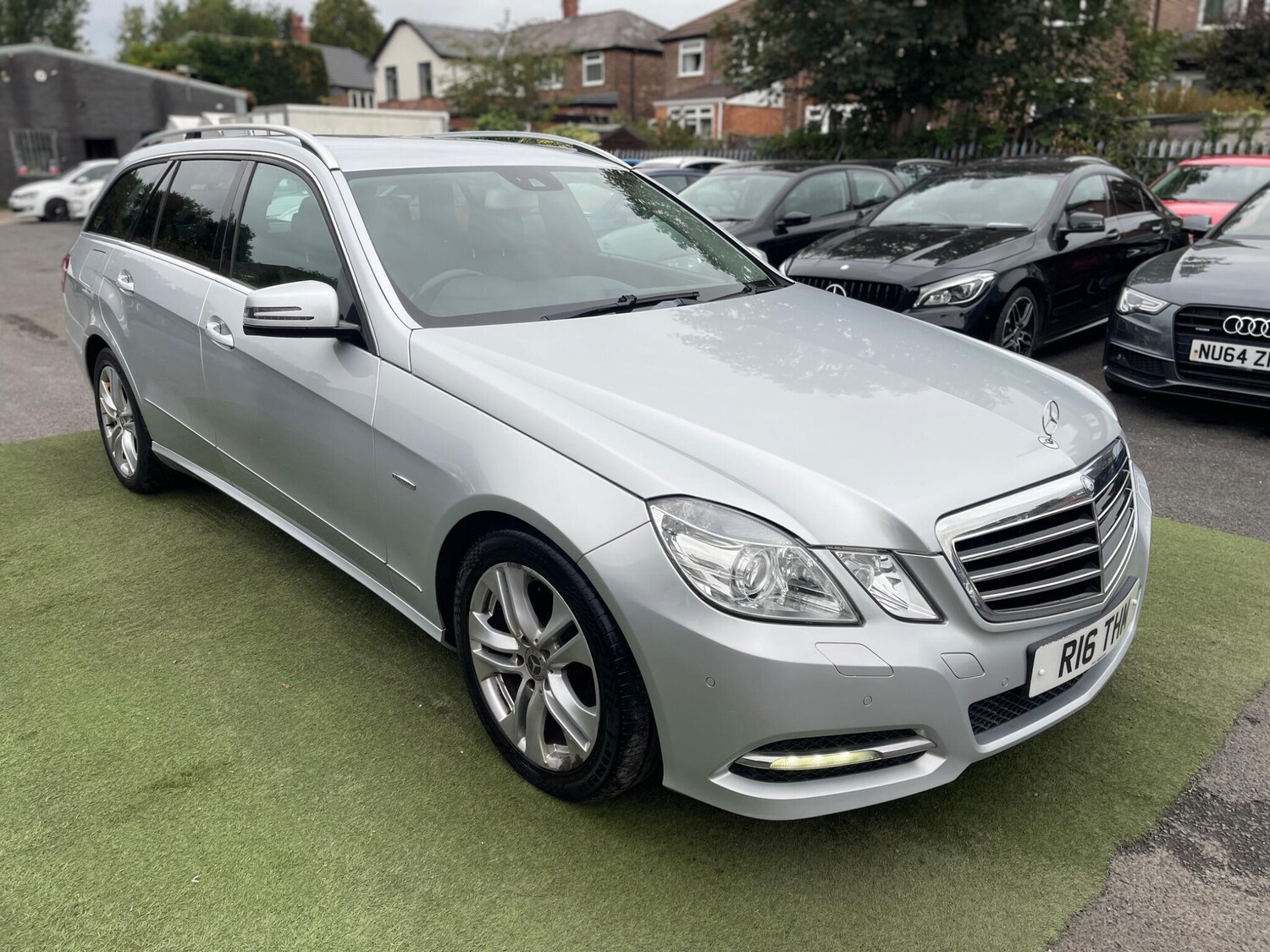 Used Mercedes-Benz E-Class 2011 for sale - 76013833: Photo 7