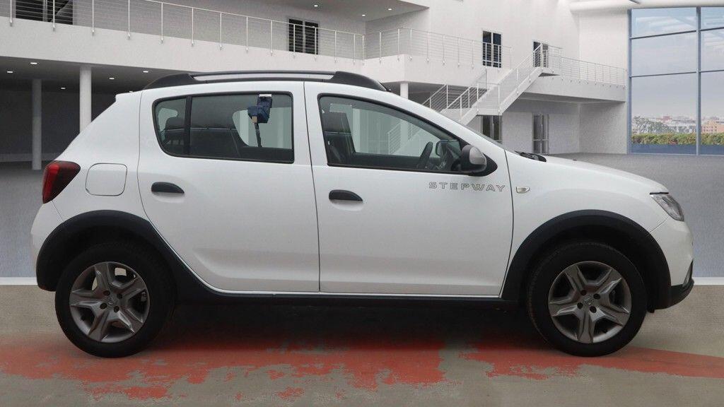 Used Dacia Sandero Stepway 2017 for sale - 76976134: Photo 10