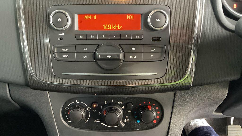 Used Dacia Sandero Stepway 2017 for sale - 76976134: Photo 16