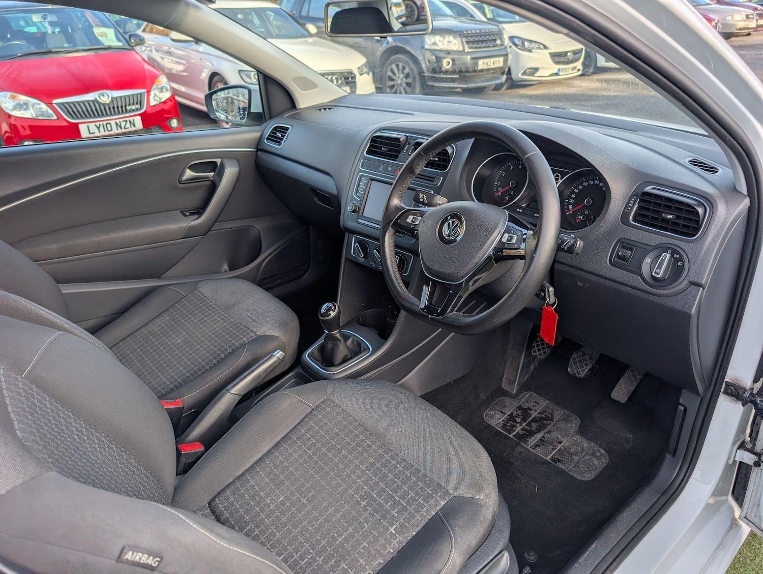 Used Volkswagen Polo 2014 for sale - 77411553: Photo 42