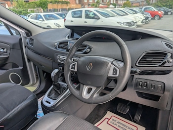 Used Renault Scenic 2012 for sale - 75214401: Photo