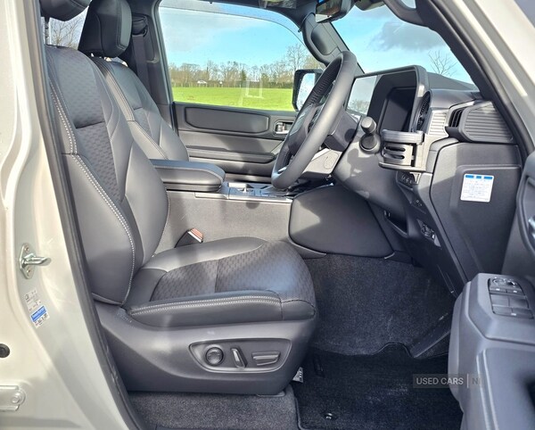 Used Toyota Landcruiser for sale - 74070708: Photo 11