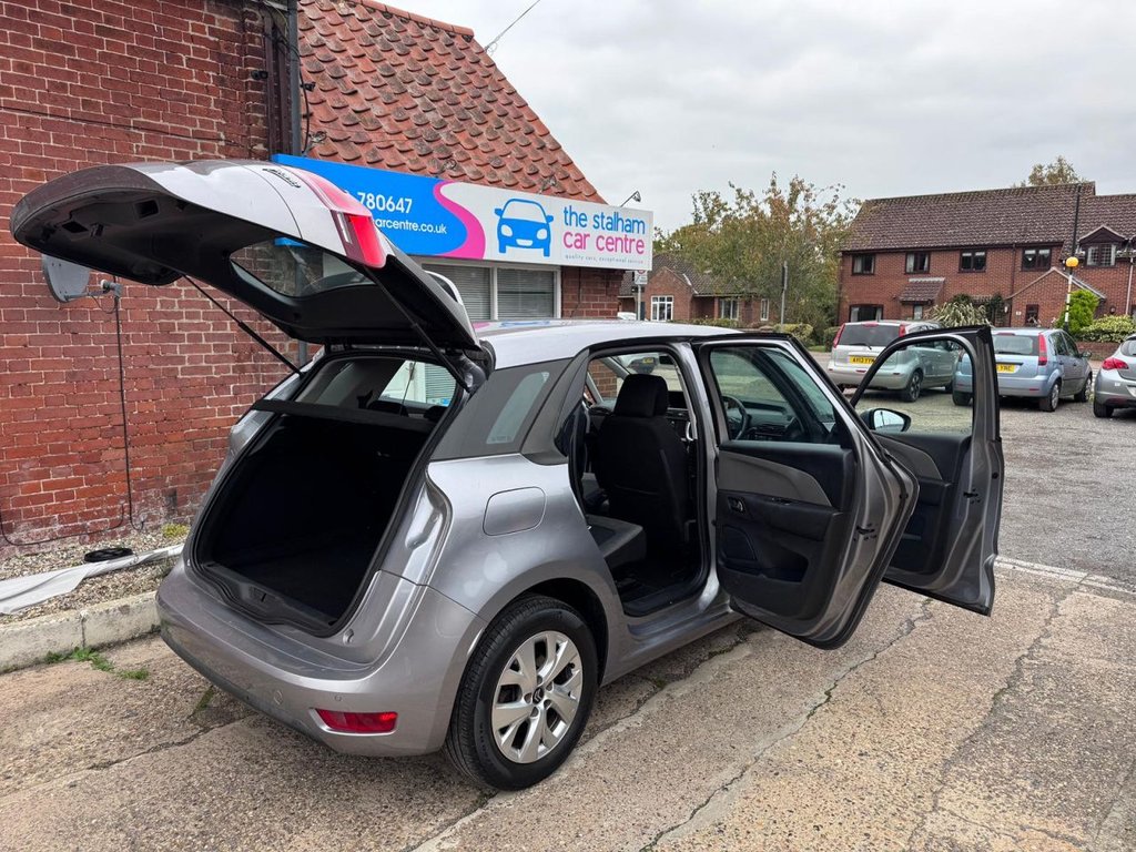 Used Citroen C4 Picasso 2016 for sale - 76309386: Photo 8