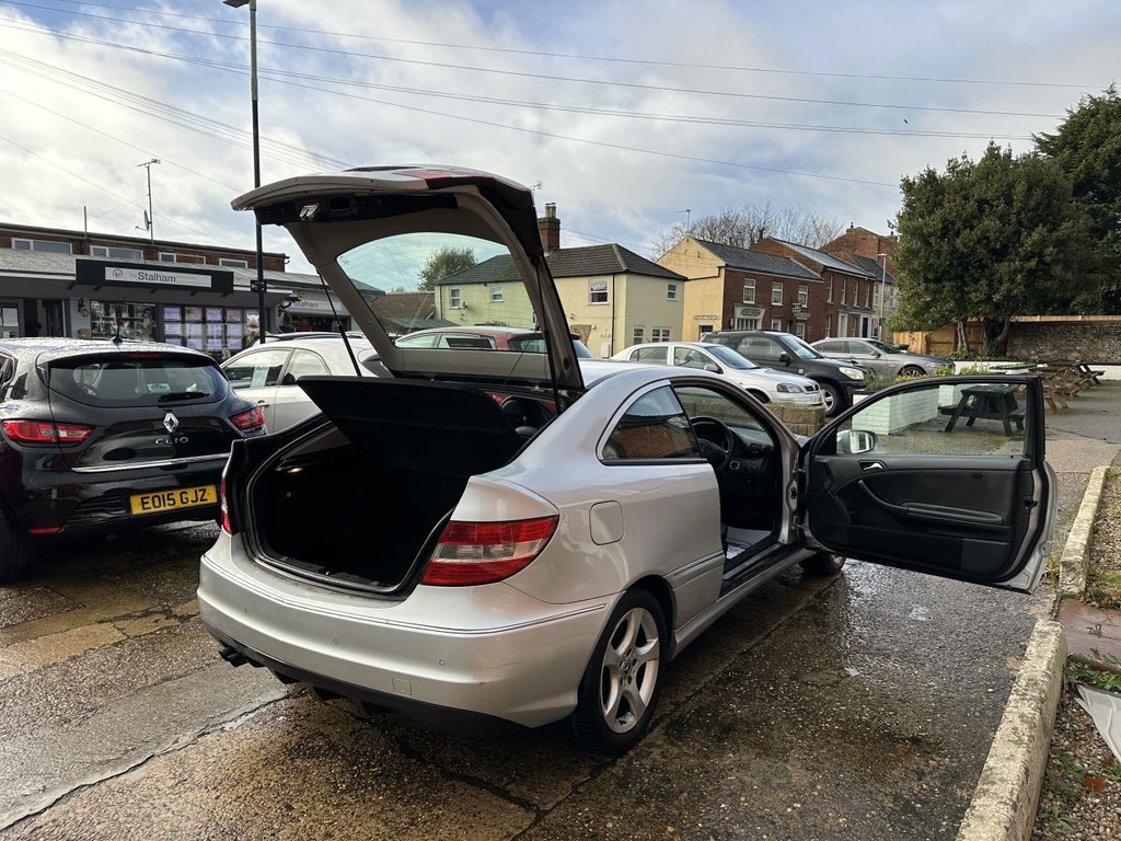 Used Mercedes-Benz CLC Class 2009 for sale - 76642609: Photo 18