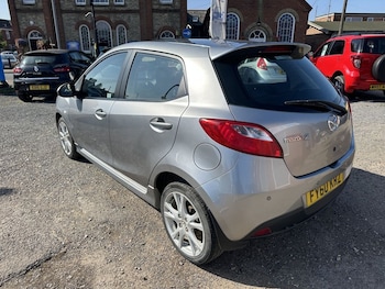 Used Mazda Mazda2 2010 for sale - 75585831: Photo