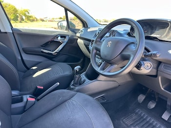 Used Peugeot 208 2019 for sale - 78444612: Photo