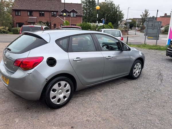 Used Vauxhall Astra 2010 for sale - 76261365: Photo 9