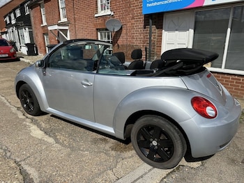 Used Volkswagen Beetle 2011 for sale - 75739204: Photo