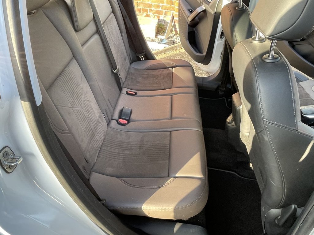 Used Peugeot 2008 2015 for sale - 77765050: Photo 13