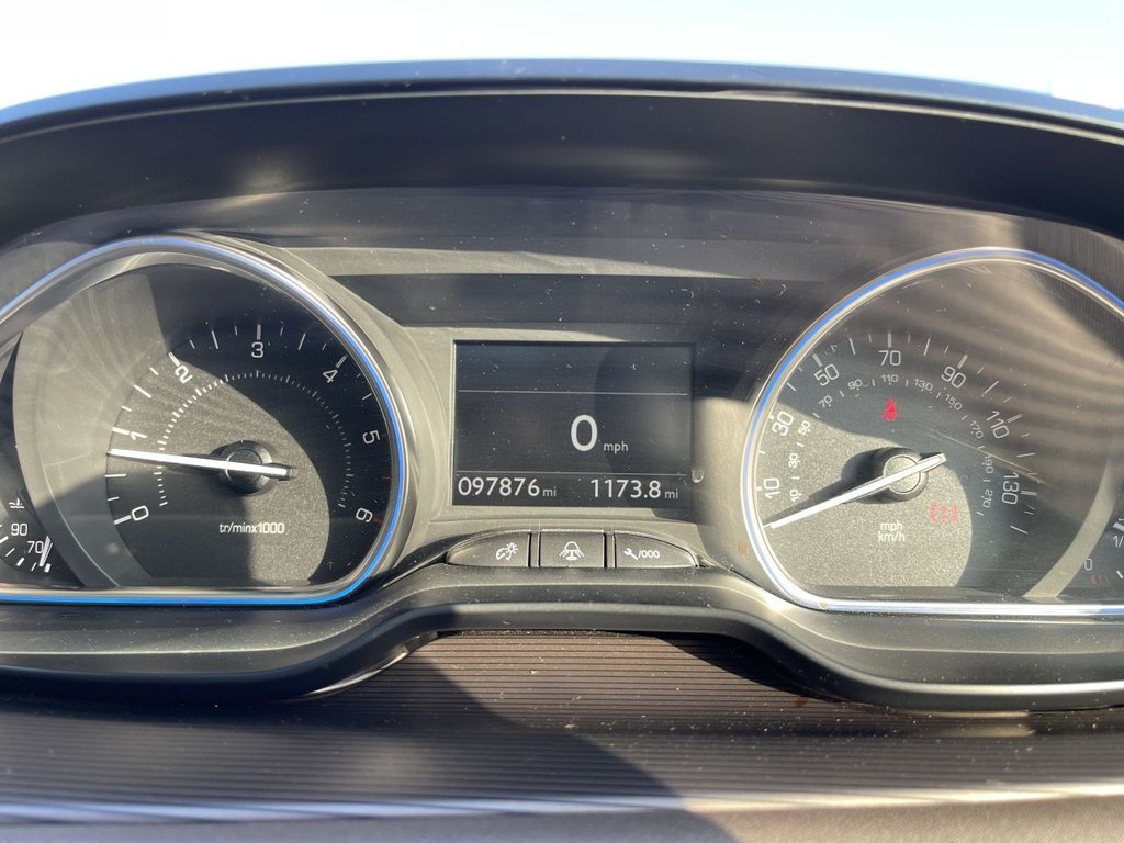 Used Peugeot 2008 2015 for sale - 77765050: Photo 17