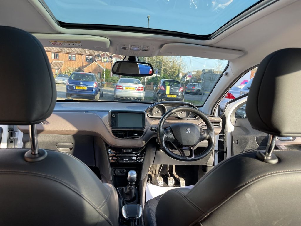 Used Peugeot 2008 2015 for sale - 77765050: Photo 2