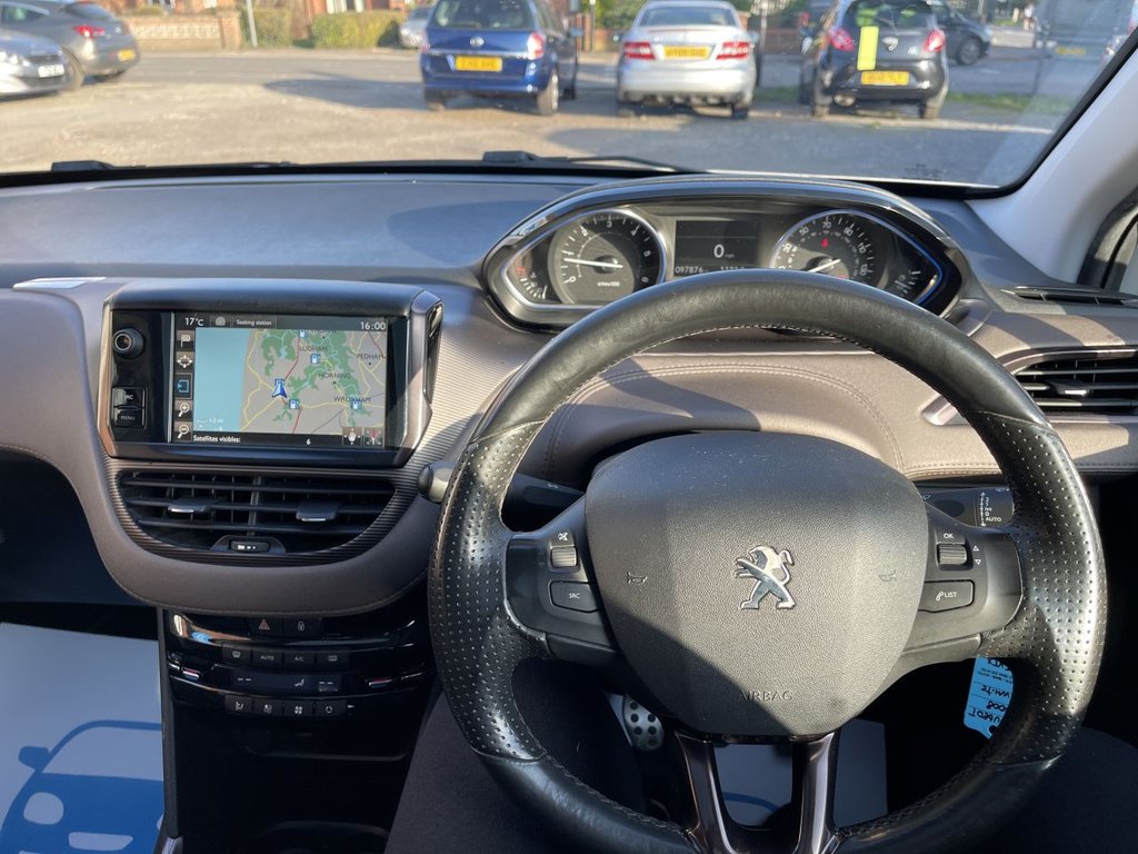 Used Peugeot 2008 2015 for sale - 77765050: Photo 3