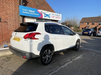 Used Peugeot 2008 2015 for sale - 77765050: Photo