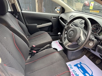 Used Mazda Mazda2 2012 for sale - 79450363: Photo