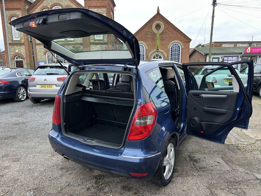 Used Mercedes-Benz A-Class 2012 for sale - 76923455: Photo 15