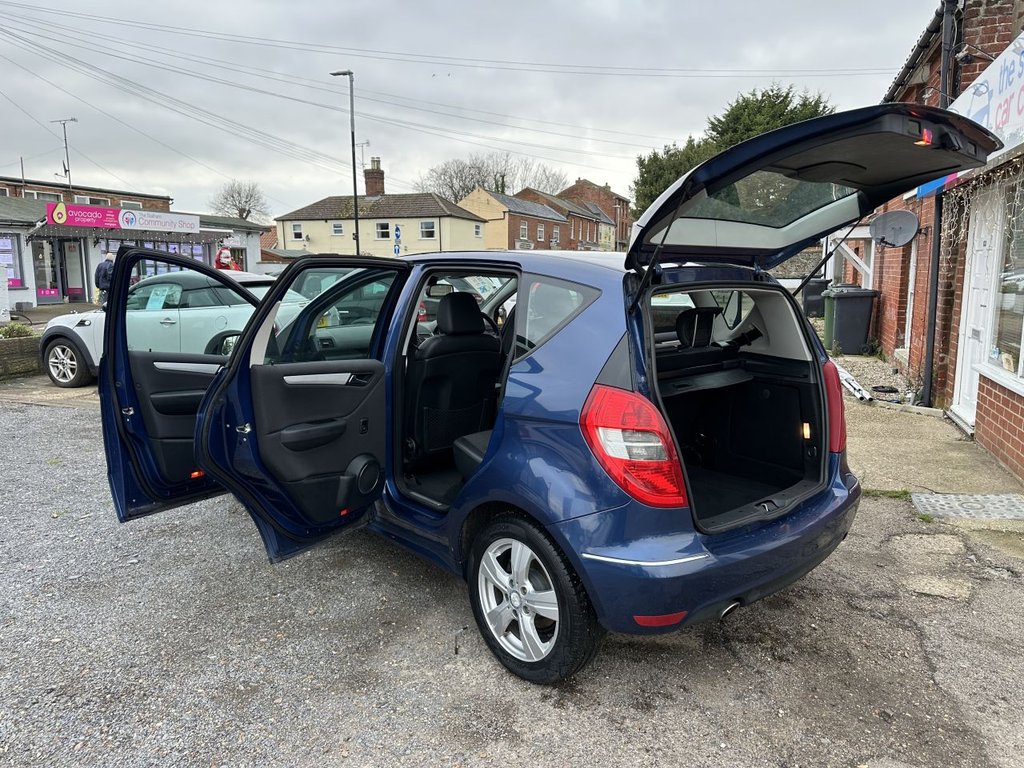 Used Mercedes-Benz A-Class 2012 for sale - 76923455: Photo 17