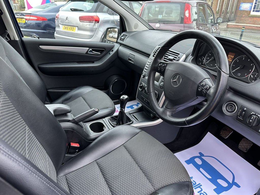 Used Mercedes-Benz A-Class 2012 for sale - 76923455: Photo 2