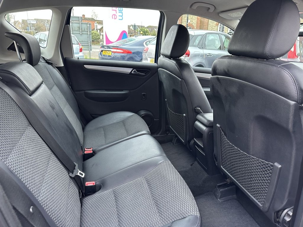 Used Mercedes-Benz A-Class 2012 for sale - 76923455: Photo 9