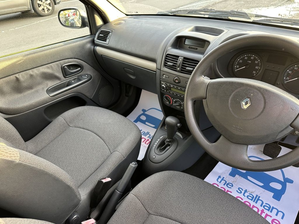 Used Renault Clio 2004 for sale - 76559286: Photo 21