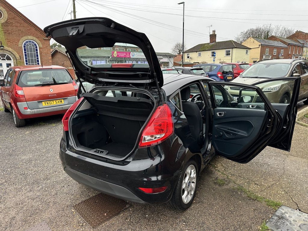 Used Ford Fiesta 2011 for sale - 76986285: Photo 18