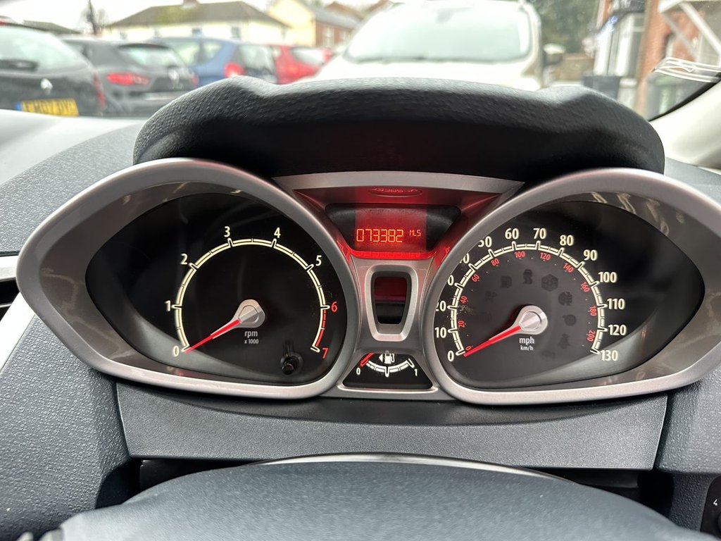 Used Ford Fiesta 2011 for sale - 76986285: Photo 3