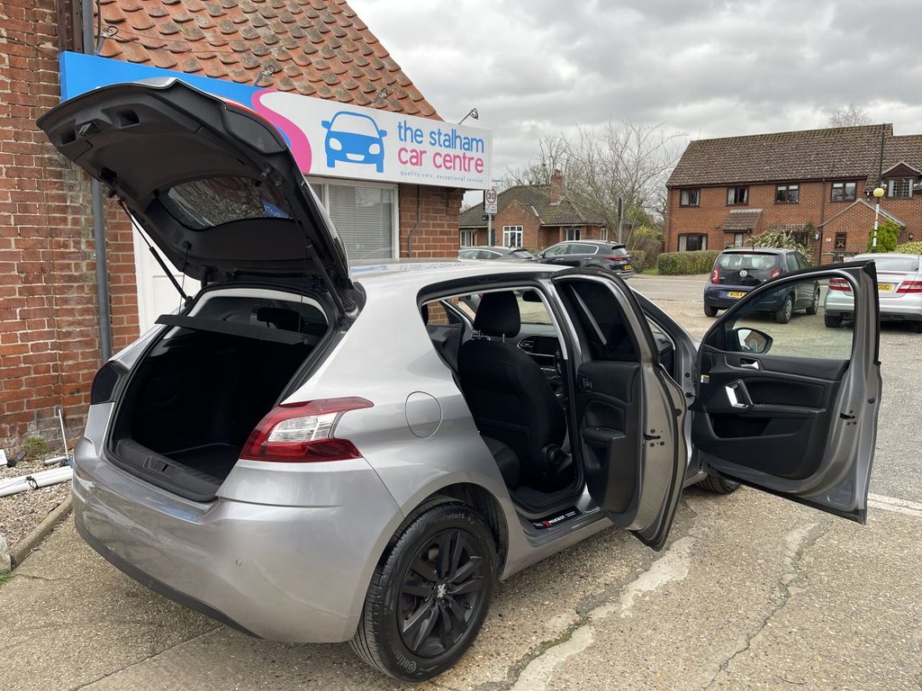 Used Peugeot 308 2015 for sale - 77680872: Photo 9