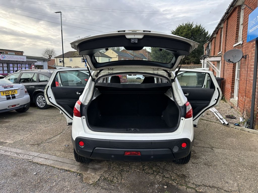 Used Nissan Qashqai 2012 for sale - 76923654: Photo 17