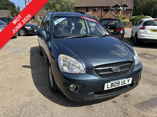 Used Kia Carens 2009 for sale - 75528061: Photo 1