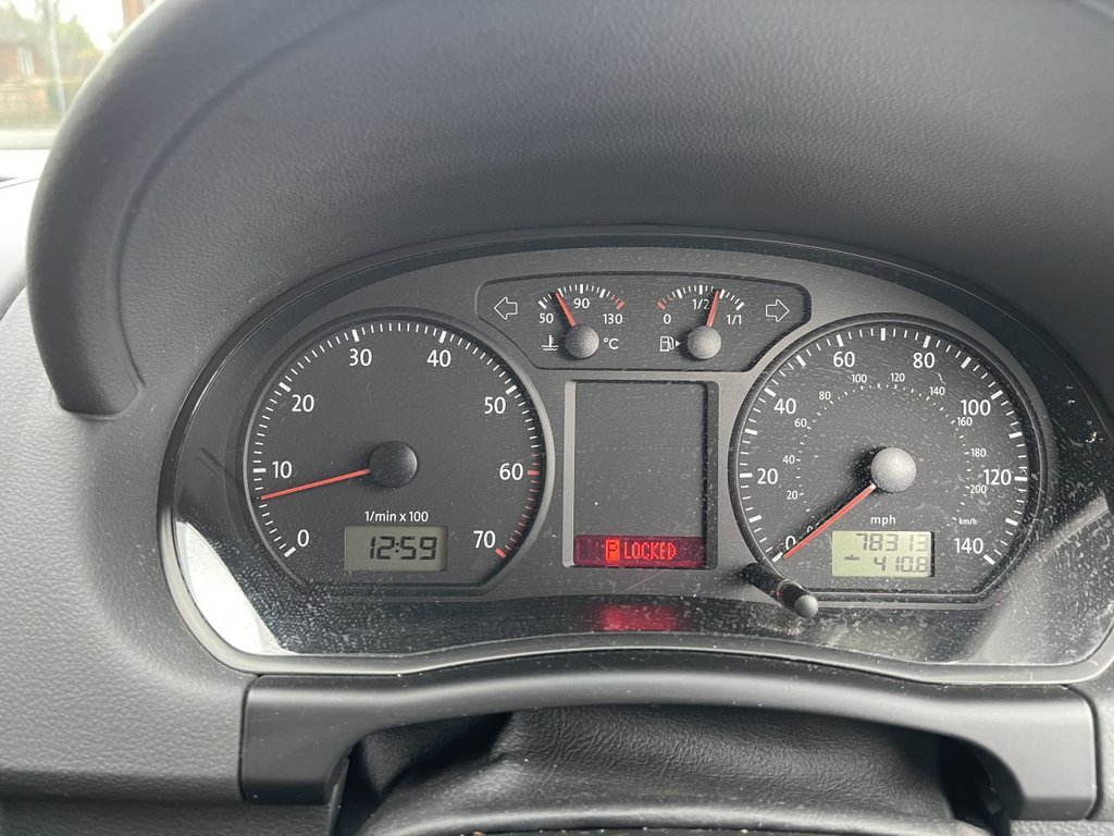 Used Volkswagen Polo 2005 for sale - 77133172: Photo 2